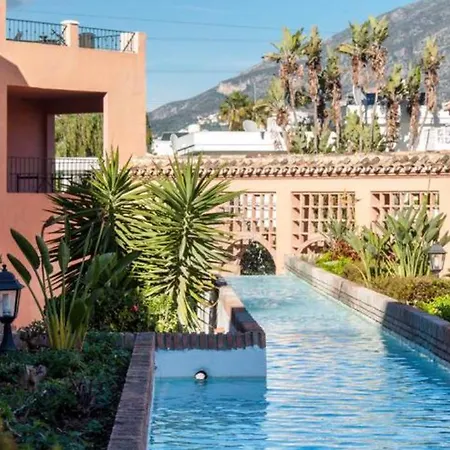 Puerto Banus For 4 - Pool Bbq & Terrace Apartment *