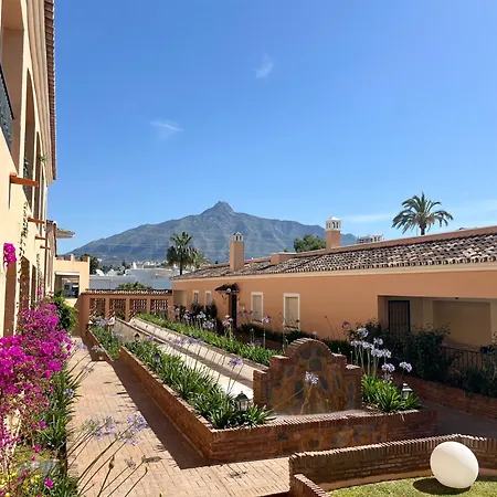 2-bed 10min To Puerto Banus W Pool Bbq & Parking Apartment Marbella